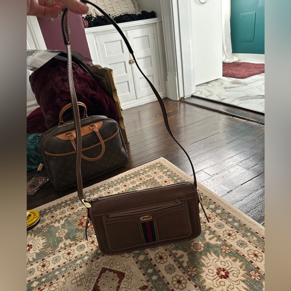 Gucci Tan Leather Crossbody with Signature Stripe - Picture 10 of 12